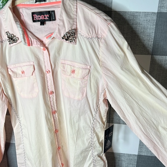 Roar Long Sleeve Button Up Woman’s Shirt - Picture 4 of 7